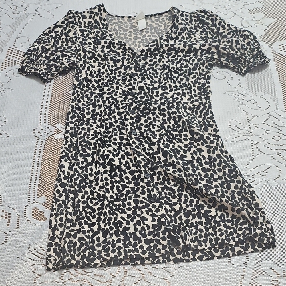 Black and Khaki Puff Sleeve Sheath Midi Dress